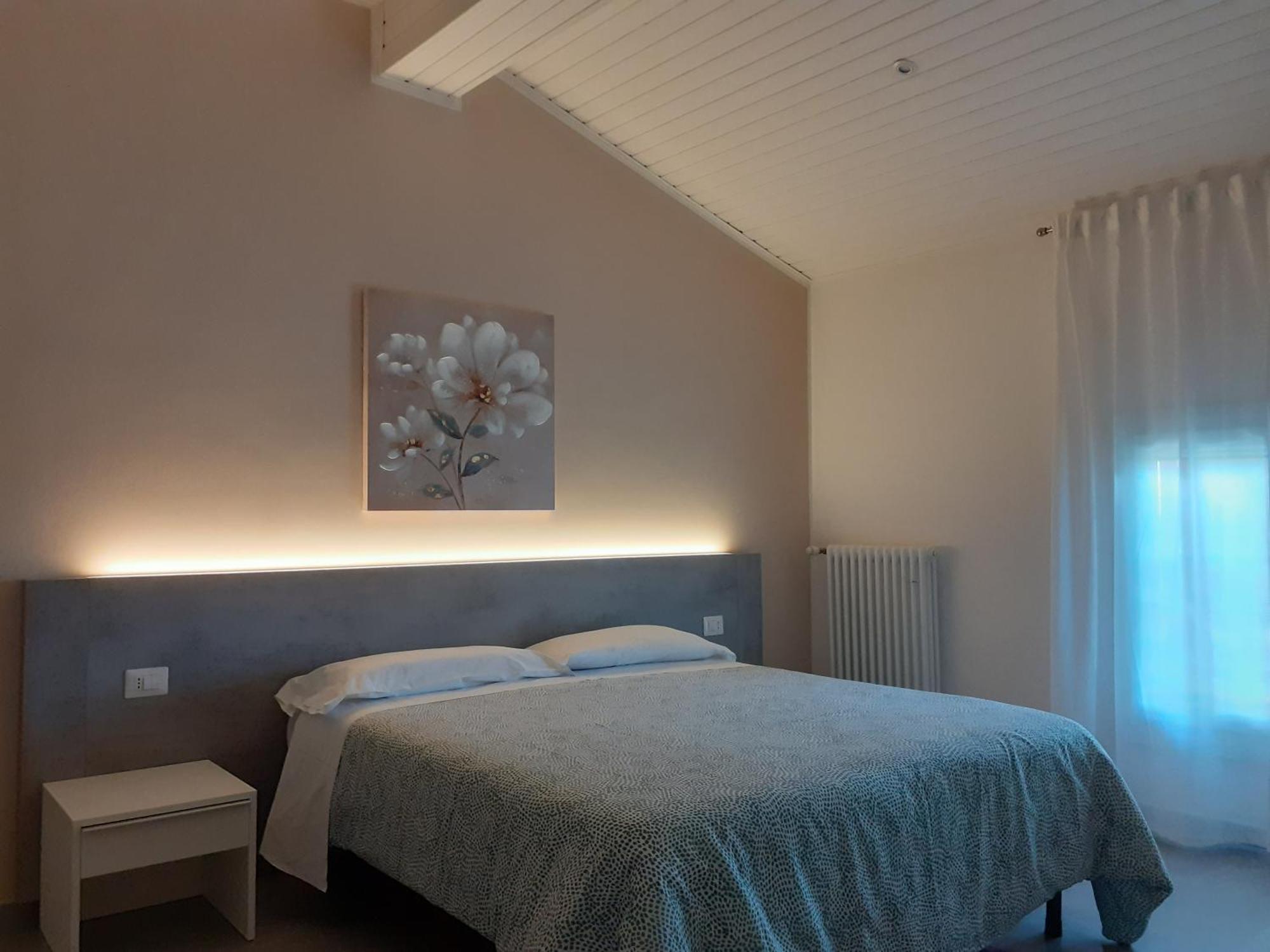Royal Room & Breakfast Modena Exterior photo